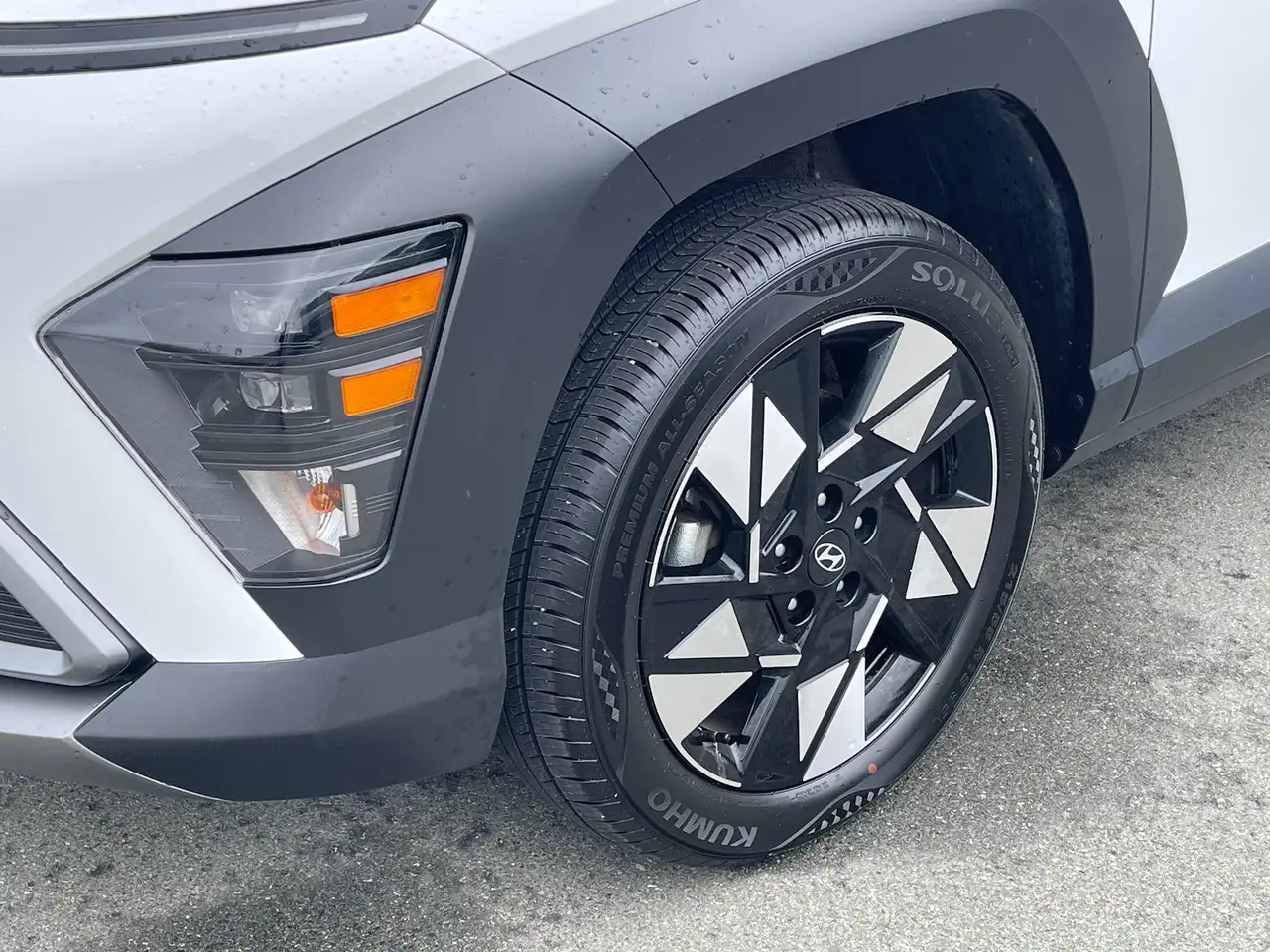 Hyundai KONA снимка Hyundai KONA