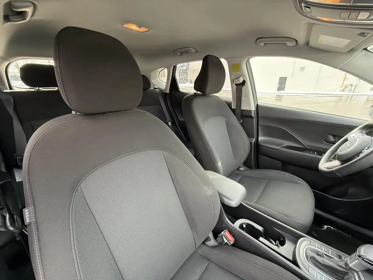 Hyundai KONA снимка Hyundai KONA