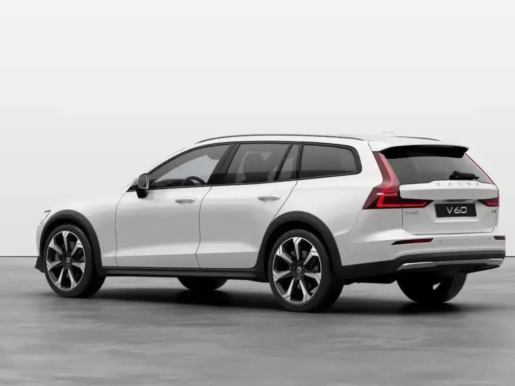 Volvo V60 Cross Country снимка Volvo V60 Cross Country