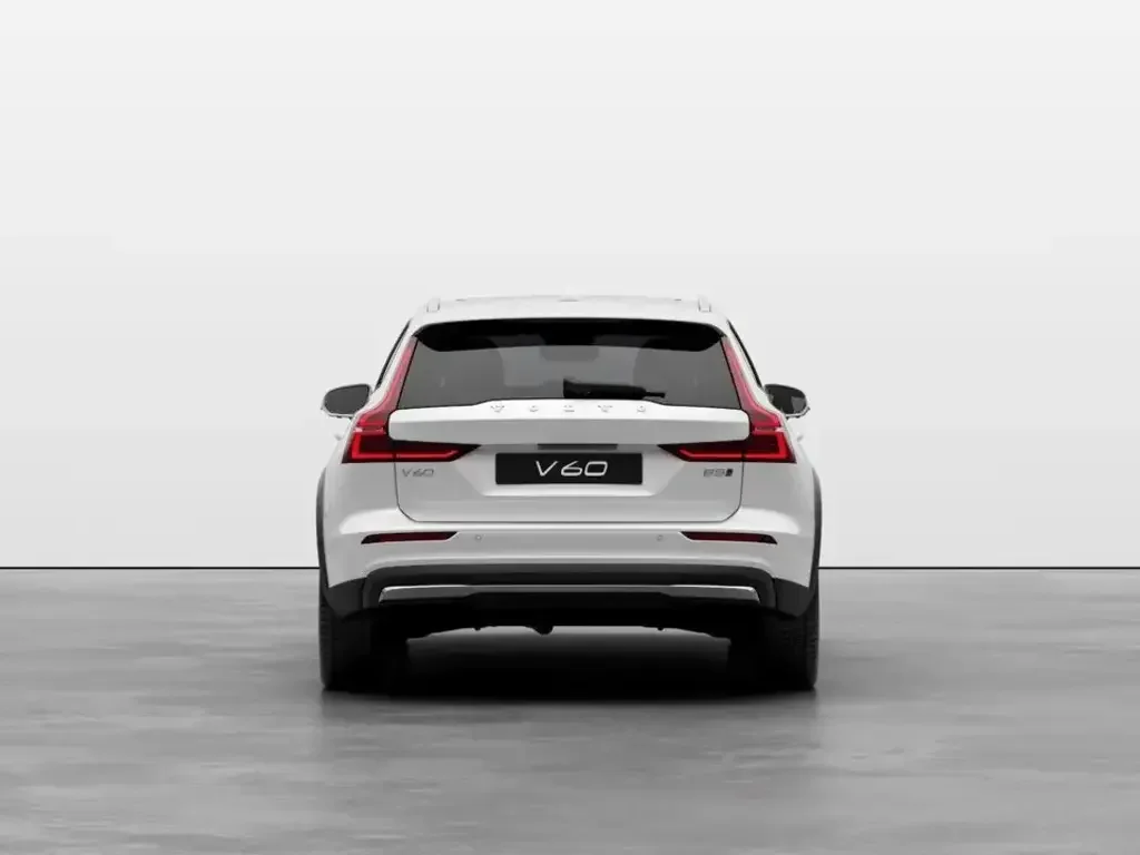 Volvo V60 Cross Country снимка Volvo V60 Cross Country
