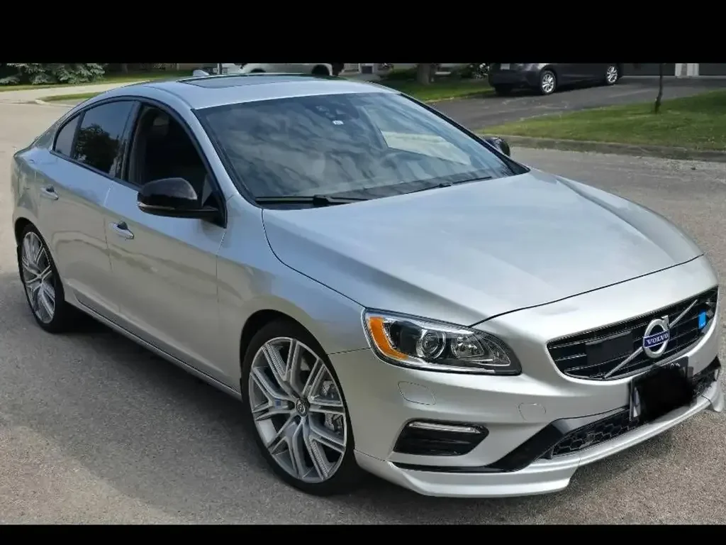 Volvo S60 снимка Volvo S60