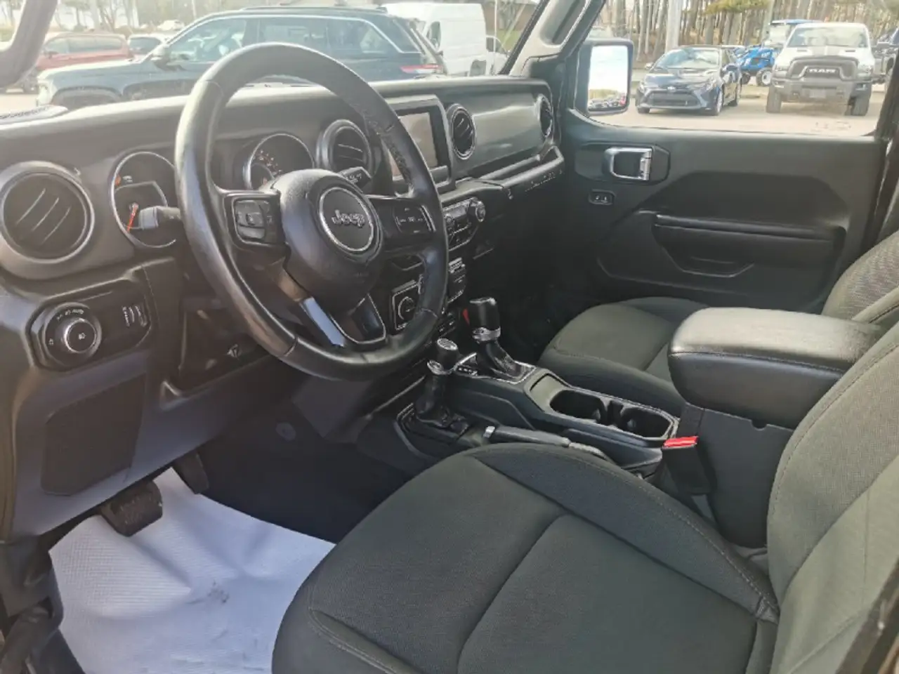 Jeep Wrangler photo Jeep Wrangler