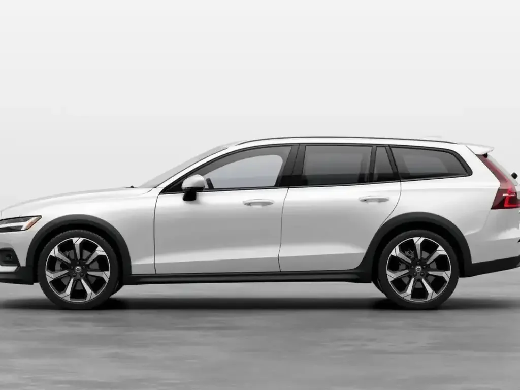 Volvo V60 Cross Country снимка Volvo V60 Cross Country