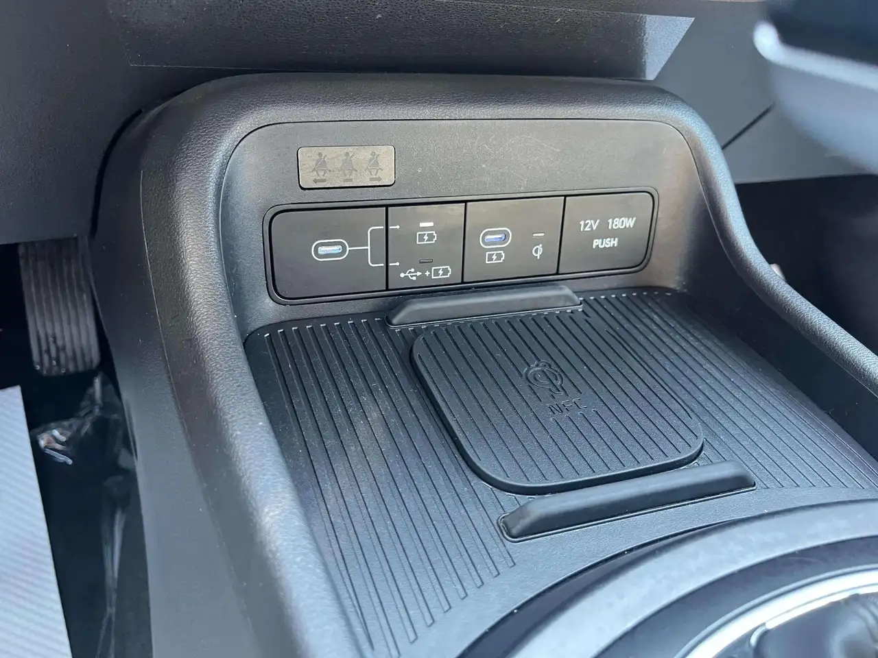 Hyundai KONA photo Hyundai KONA