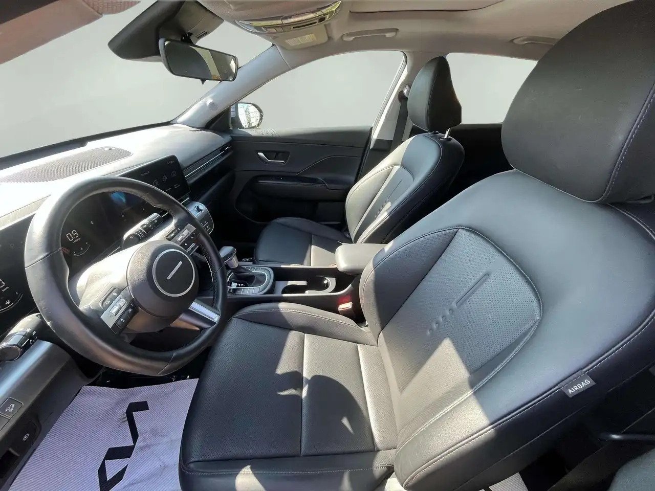 Hyundai KONA photo Hyundai KONA