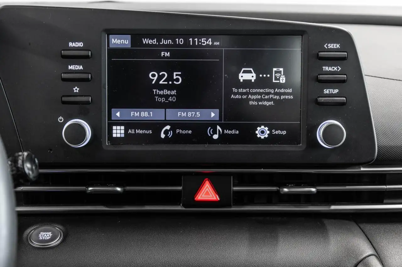 Hyundai ELANTRA снимка Hyundai ELANTRA