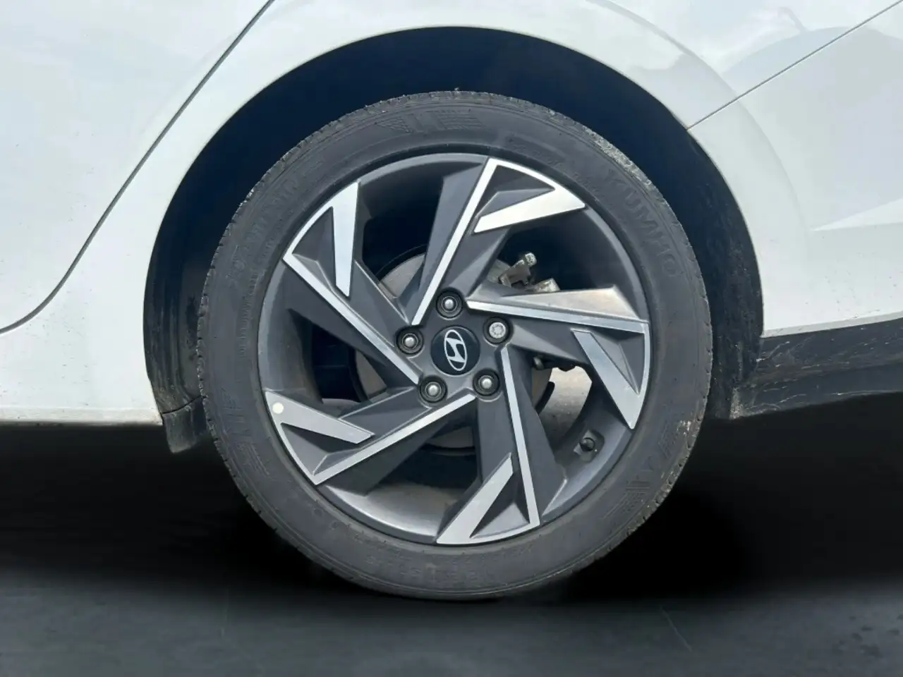 Hyundai ELANTRA снимка Hyundai ELANTRA