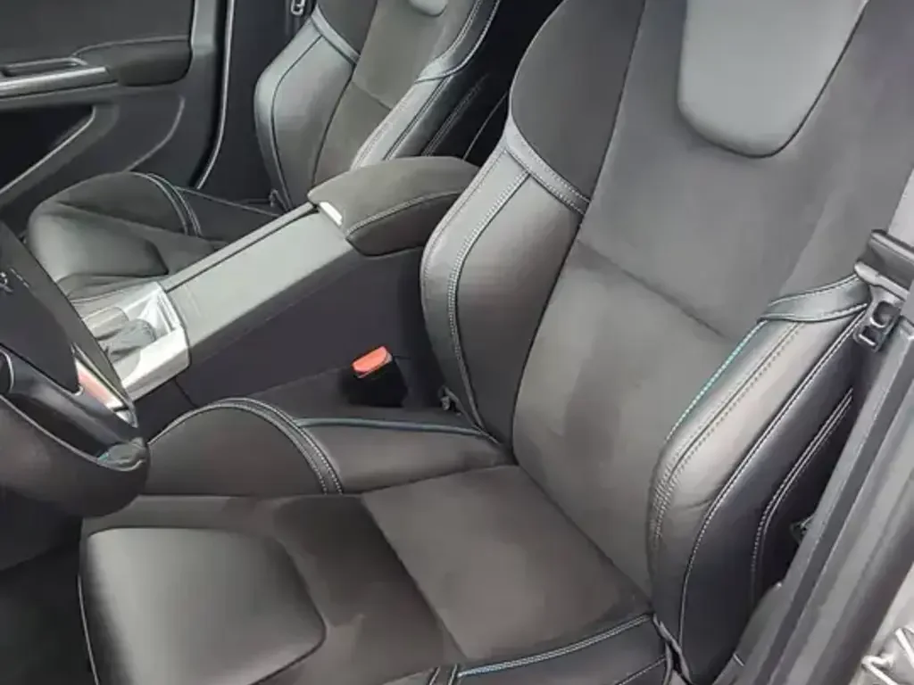 Volvo S60 снимка Volvo S60