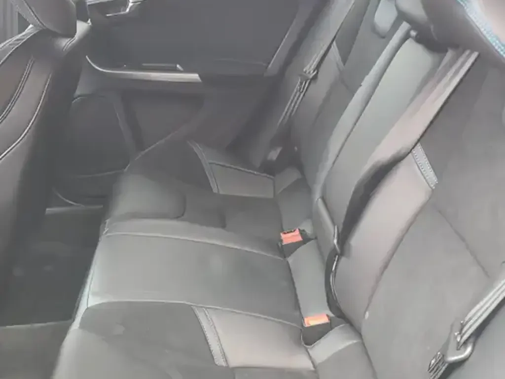 Volvo S60 снимка Volvo S60