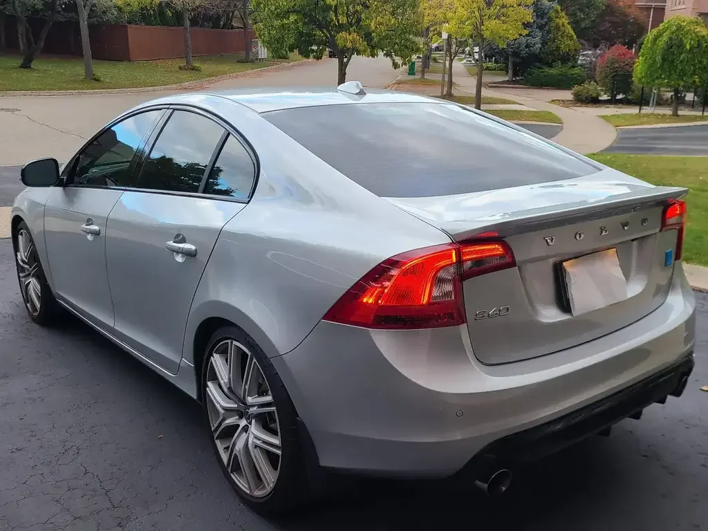 Volvo S60 снимка Volvo S60