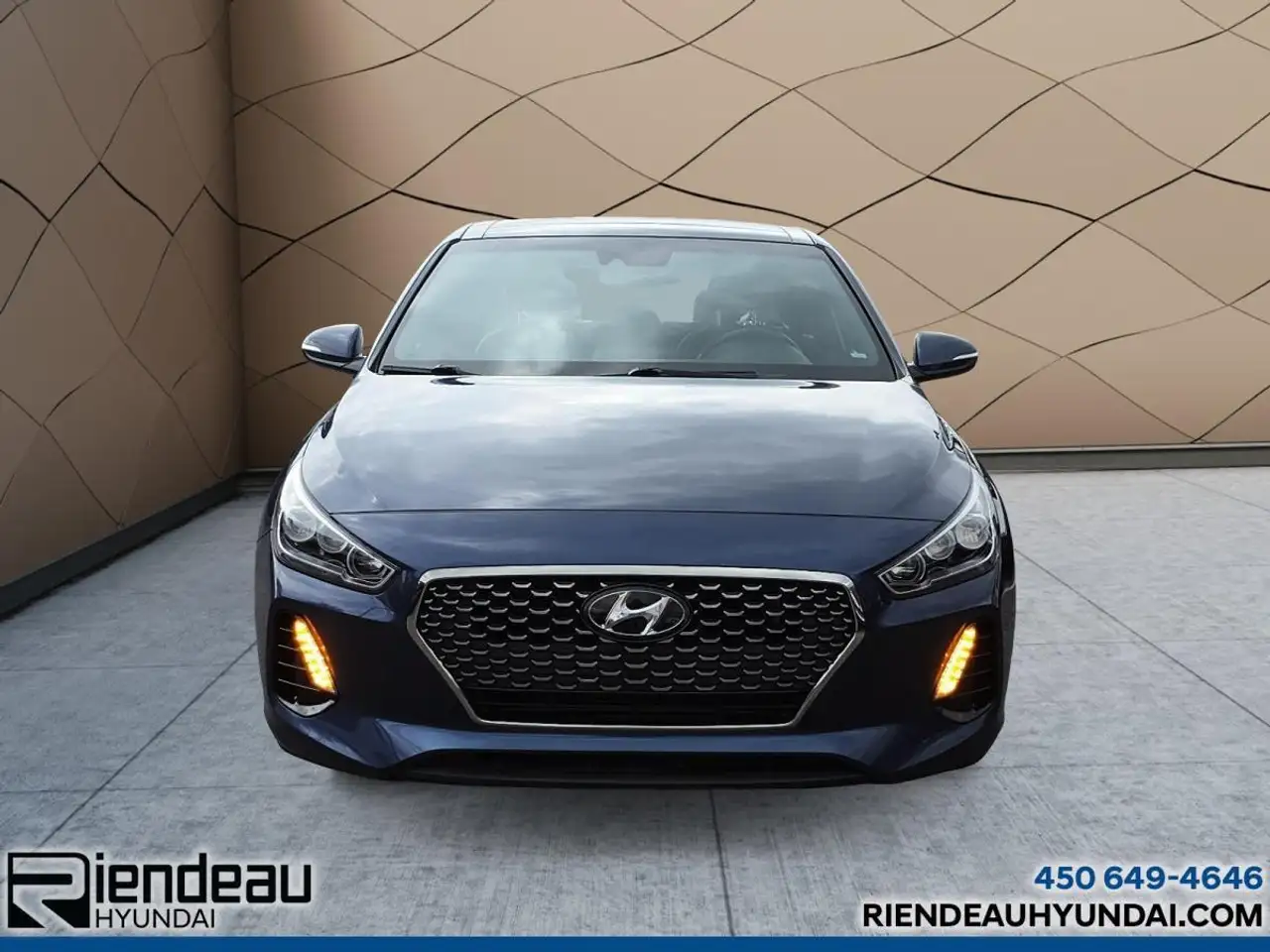Hyundai ELANTRA photo Hyundai ELANTRA