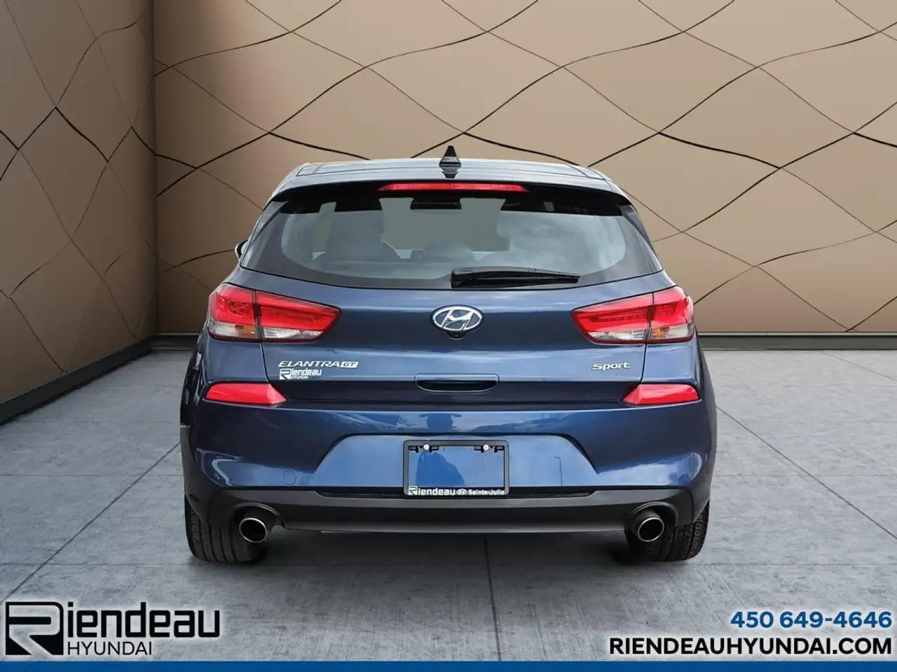 Hyundai ELANTRA photo Hyundai ELANTRA