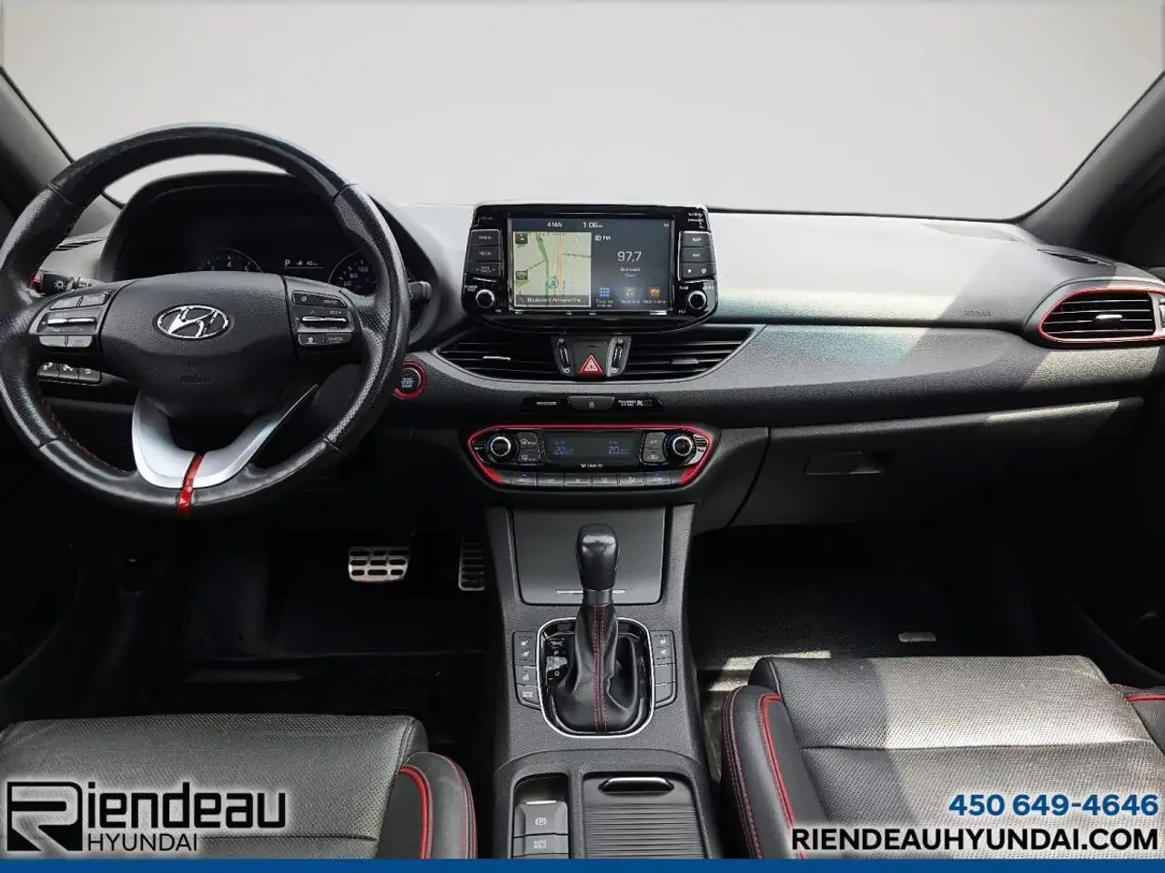 Hyundai ELANTRA photo Hyundai ELANTRA