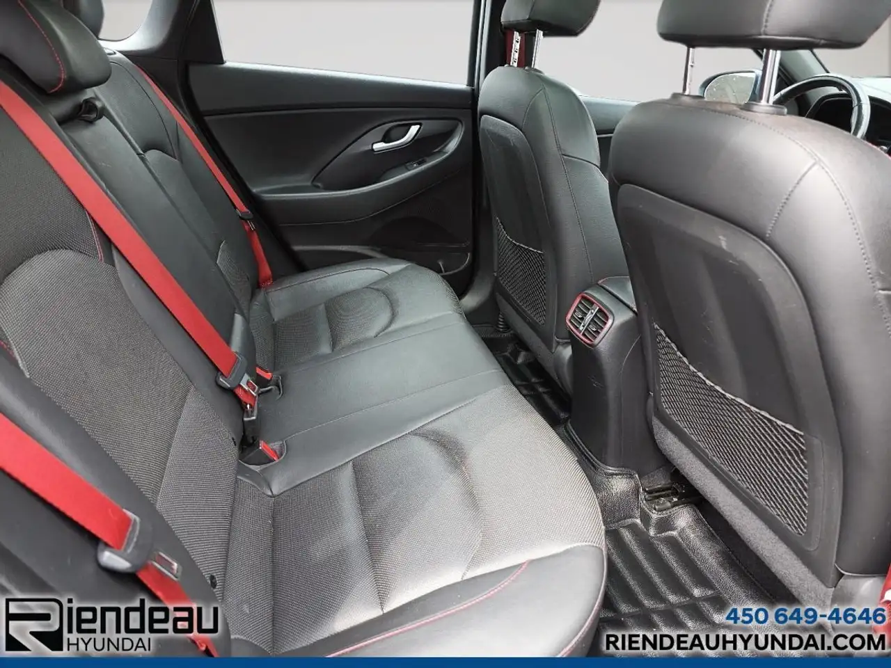 Hyundai ELANTRA photo Hyundai ELANTRA