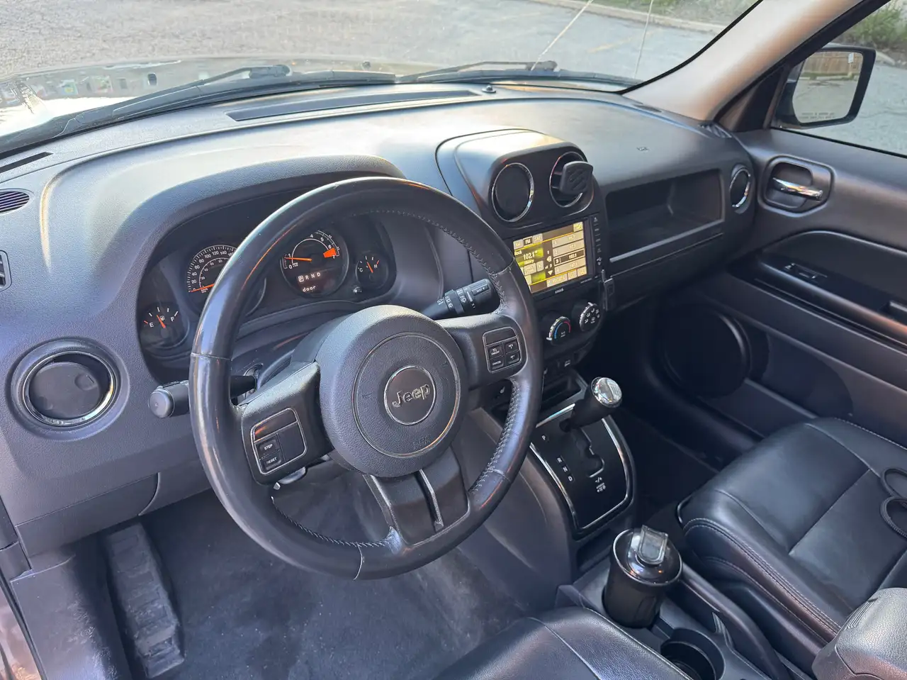 Jeep Patriot снимка Jeep Patriot