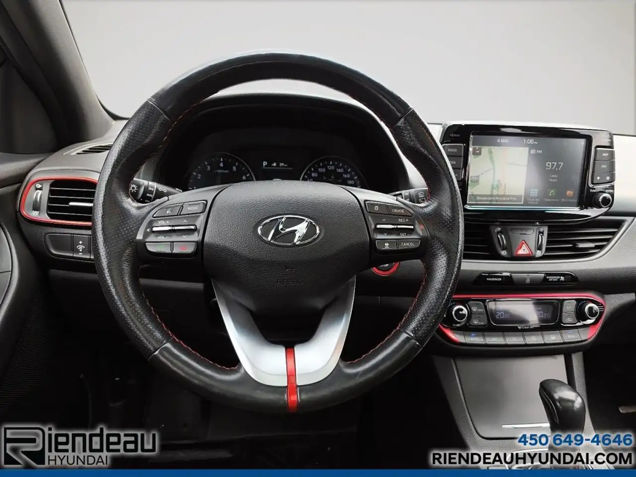 Hyundai ELANTRA photo Hyundai ELANTRA