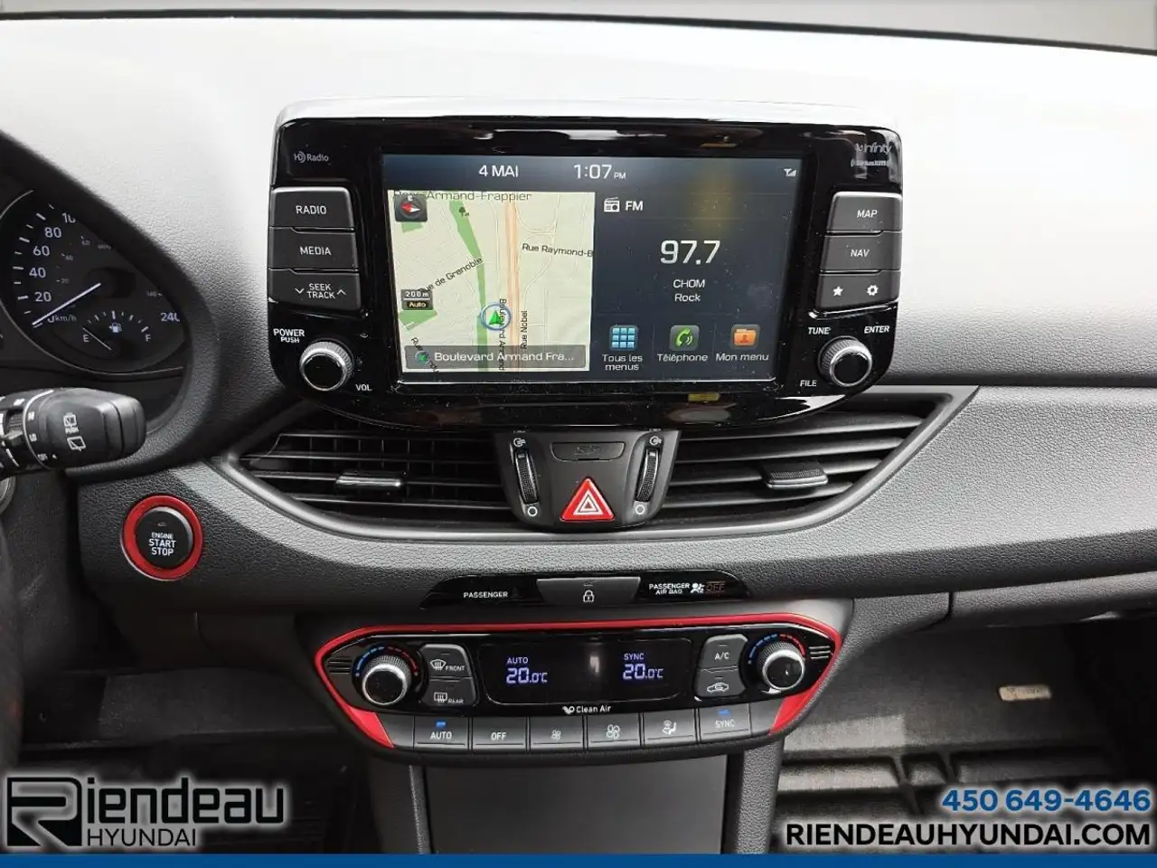 Hyundai ELANTRA photo Hyundai ELANTRA