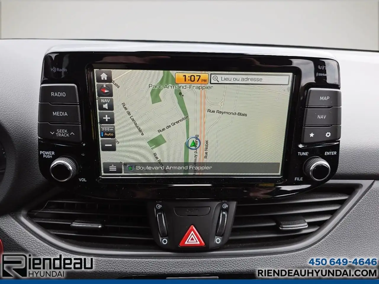 Hyundai ELANTRA photo Hyundai ELANTRA