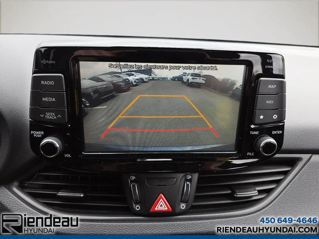 Hyundai ELANTRA photo Hyundai ELANTRA