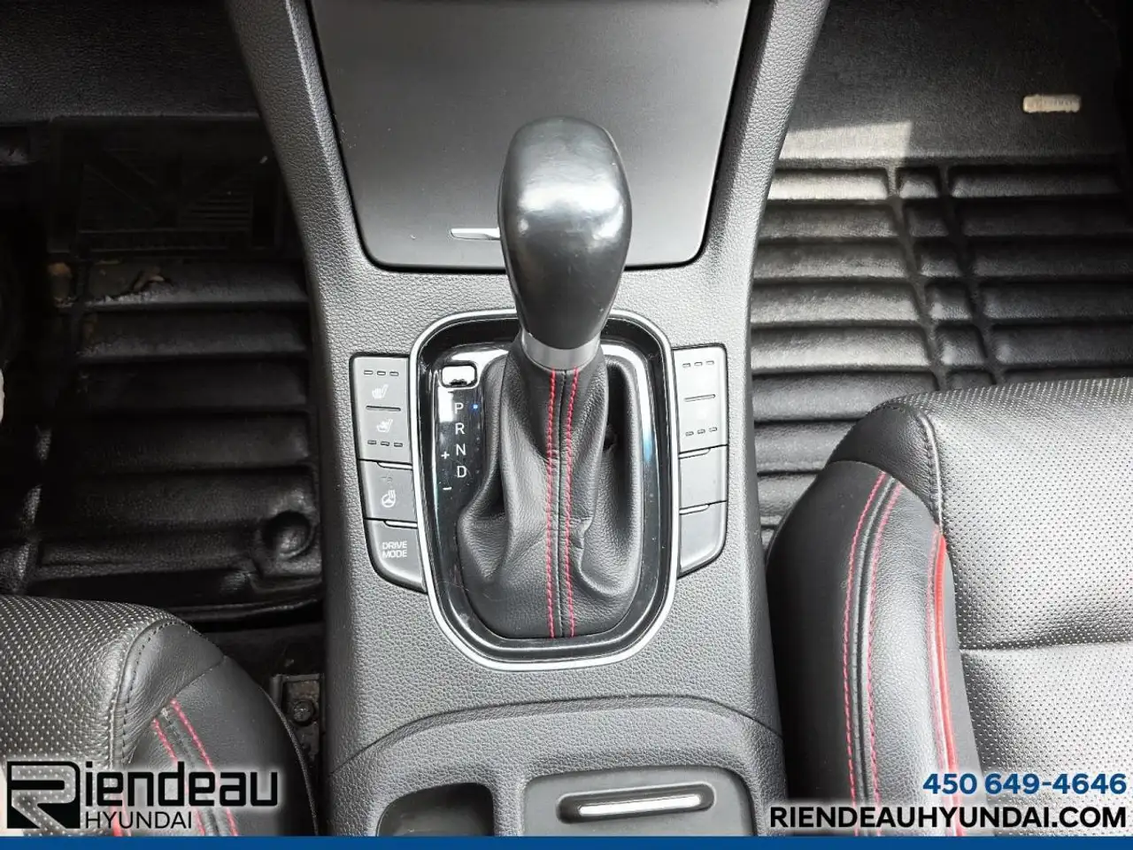 Hyundai ELANTRA photo Hyundai ELANTRA