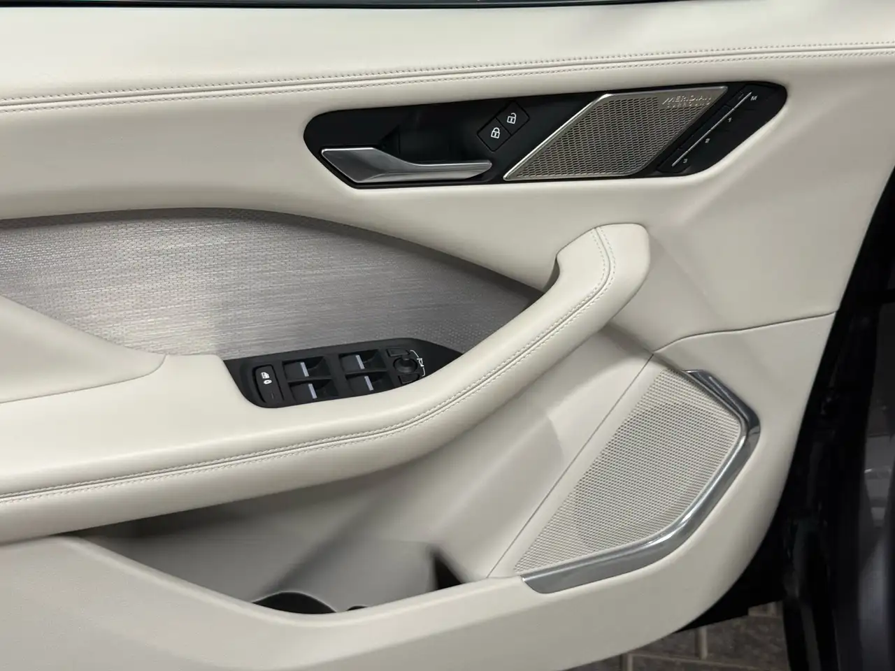 Jaguar I-Pace снимка Jaguar I-Pace