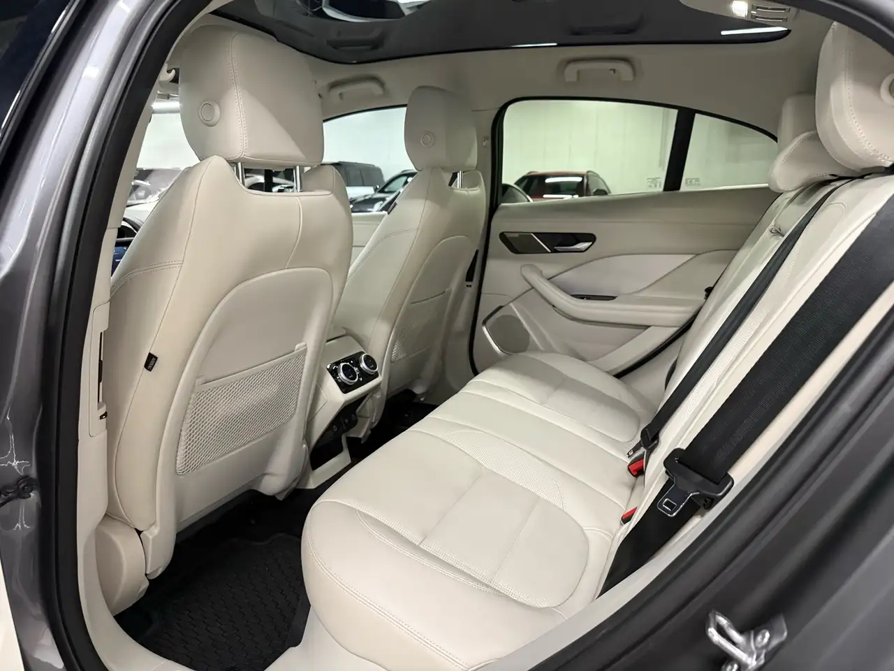 Jaguar I-Pace снимка Jaguar I-Pace