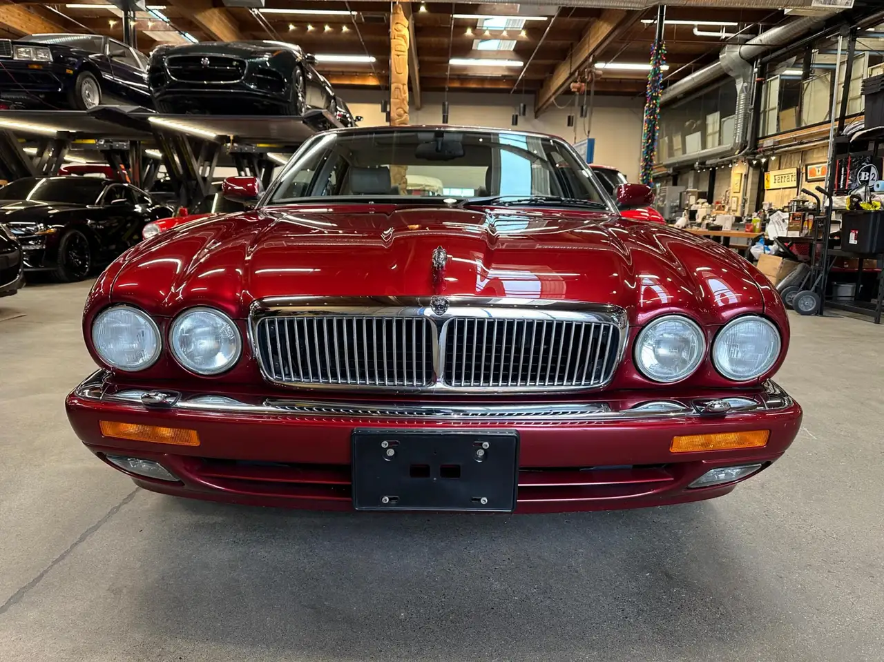 Jaguar XJ снимка Jaguar XJ