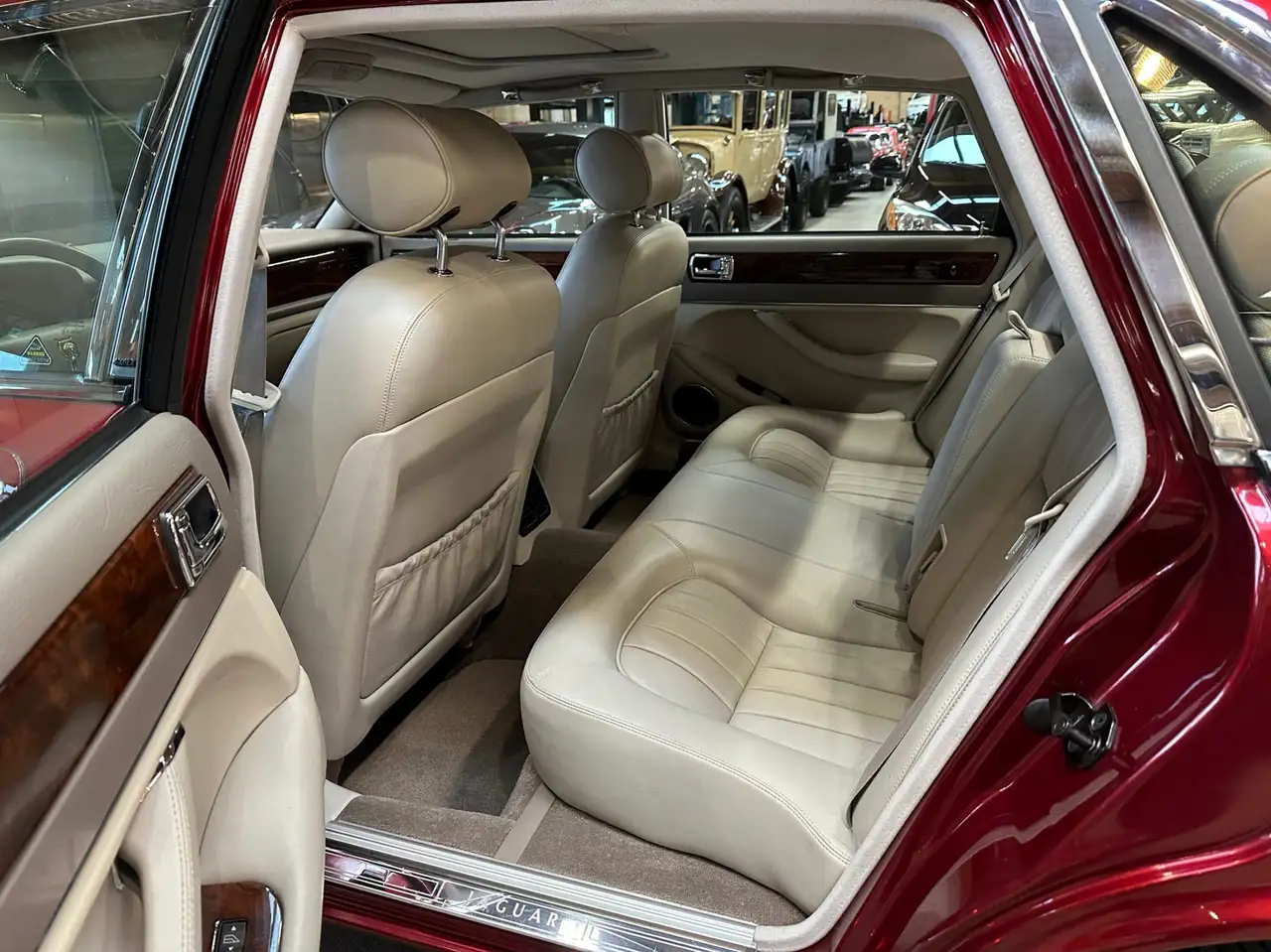 Jaguar XJ снимка Jaguar XJ