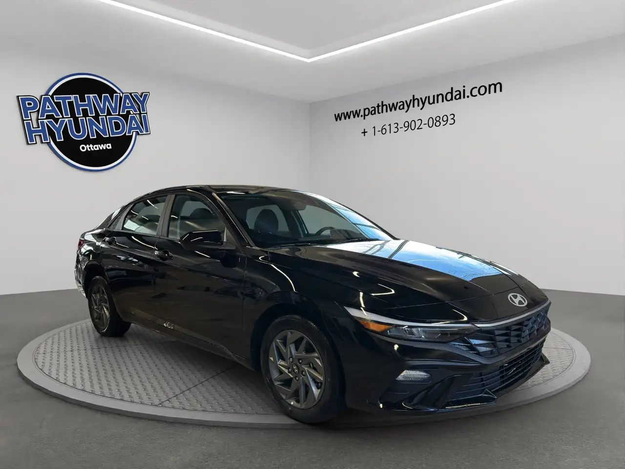 Hyundai ELANTRA photo Hyundai ELANTRA