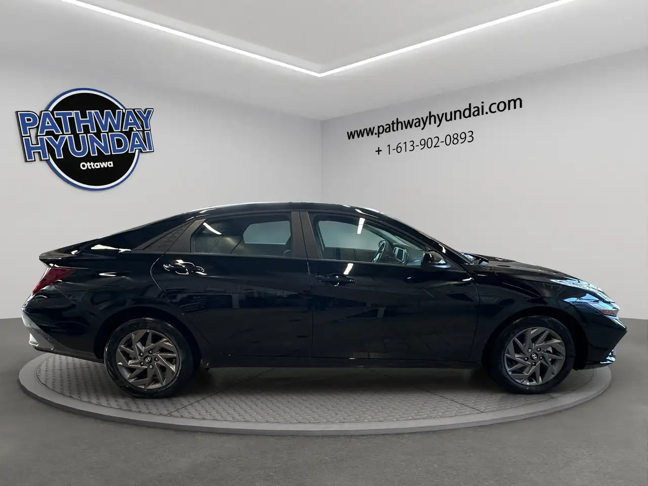 Hyundai ELANTRA photo Hyundai ELANTRA