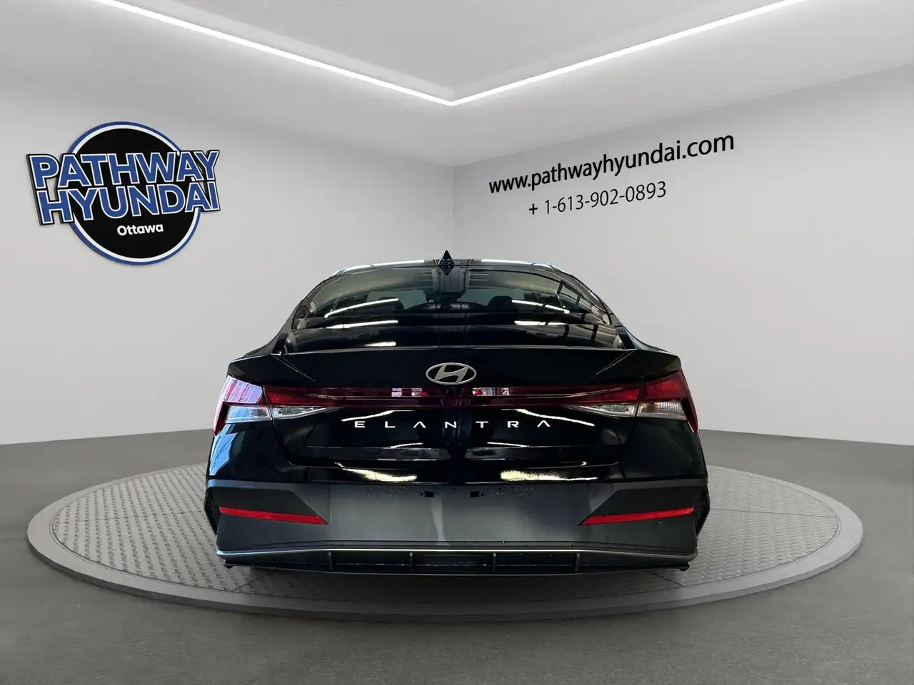 Hyundai ELANTRA photo Hyundai ELANTRA