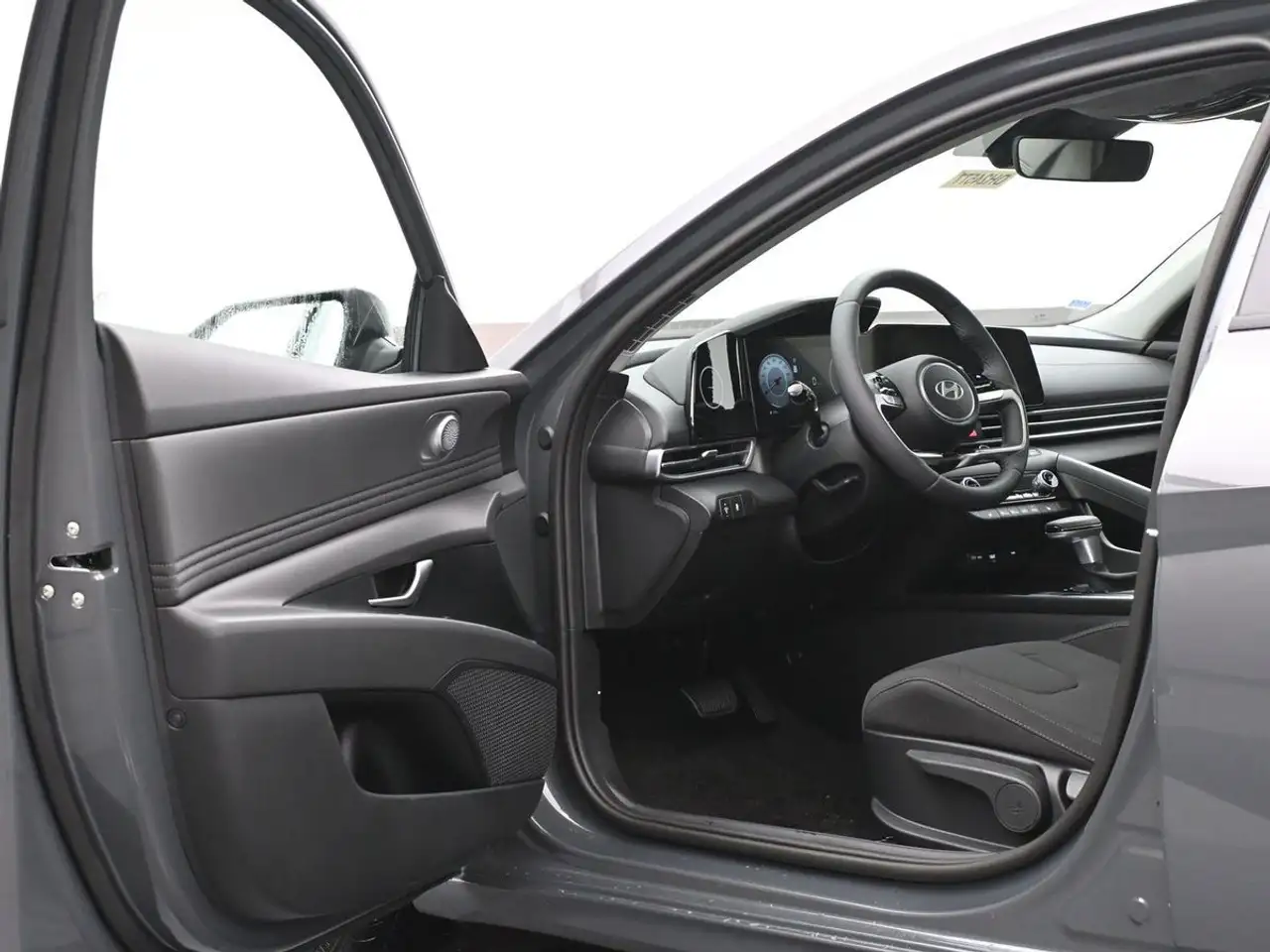 Hyundai ELANTRA снимка Hyundai ELANTRA