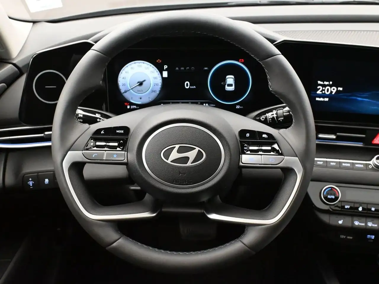Hyundai ELANTRA снимка Hyundai ELANTRA