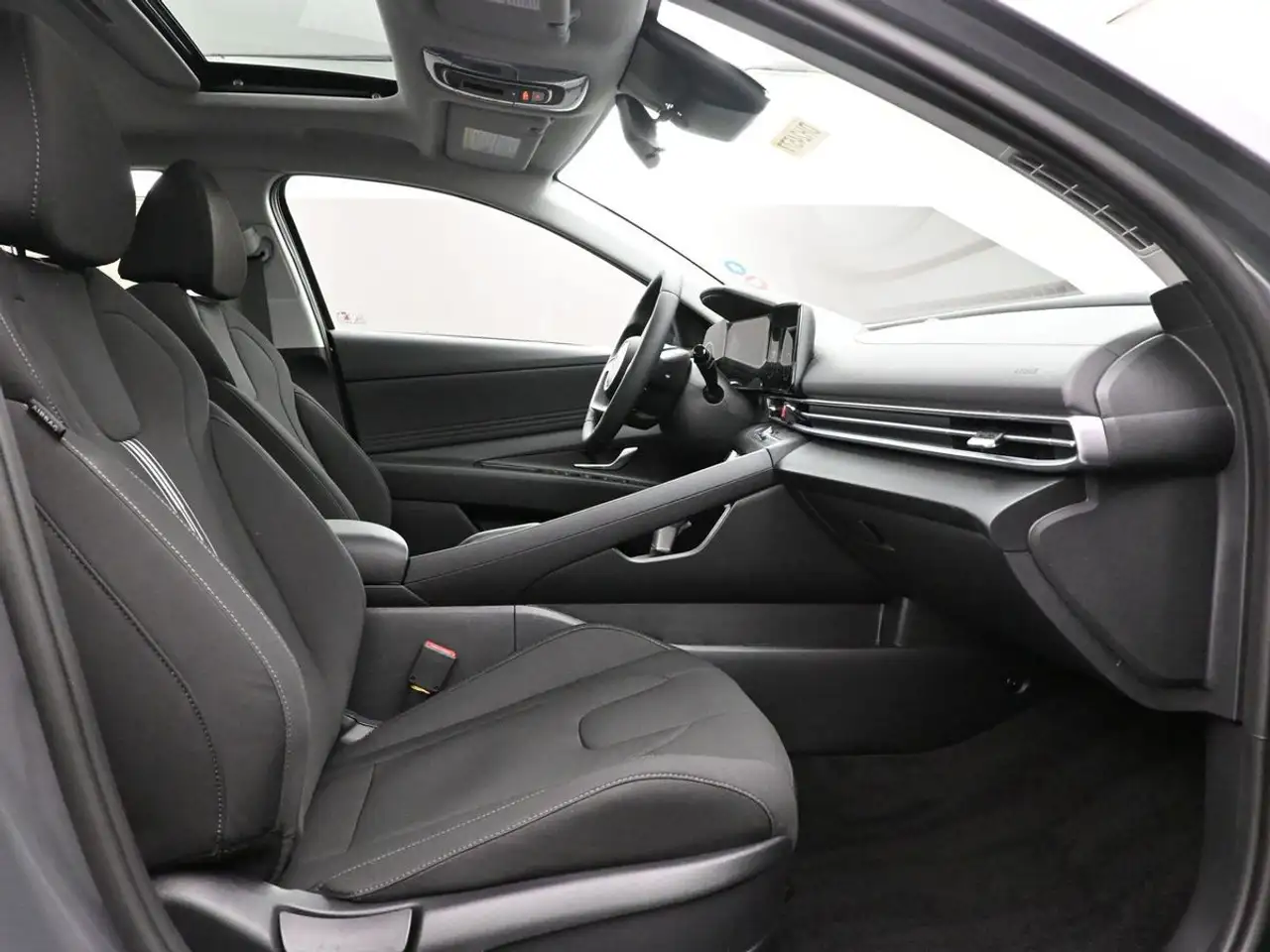 Hyundai ELANTRA снимка Hyundai ELANTRA