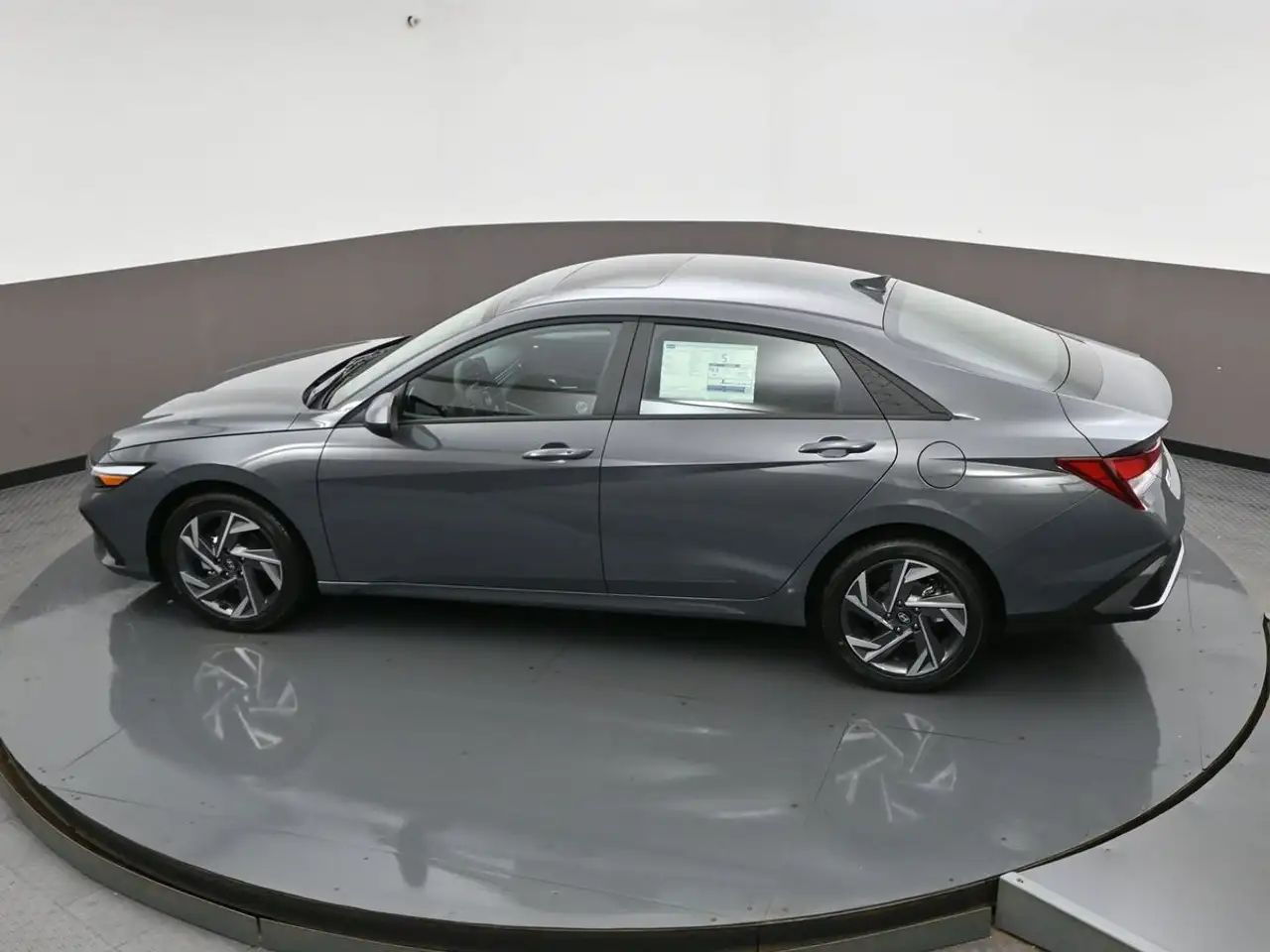 Hyundai ELANTRA снимка Hyundai ELANTRA