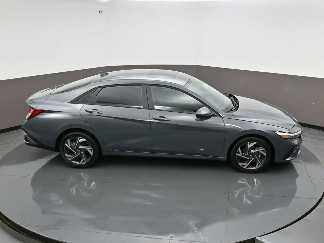 Hyundai ELANTRA снимка Hyundai ELANTRA
