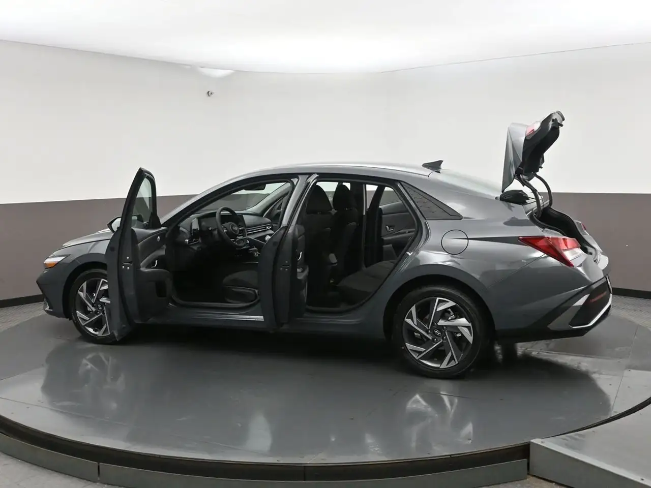 Hyundai ELANTRA снимка Hyundai ELANTRA