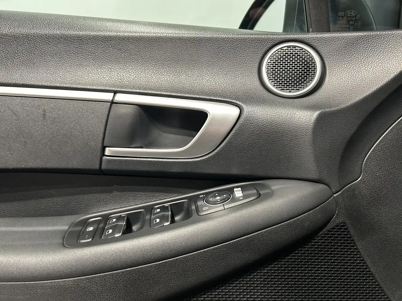 Hyundai SONATA снимка Hyundai SONATA