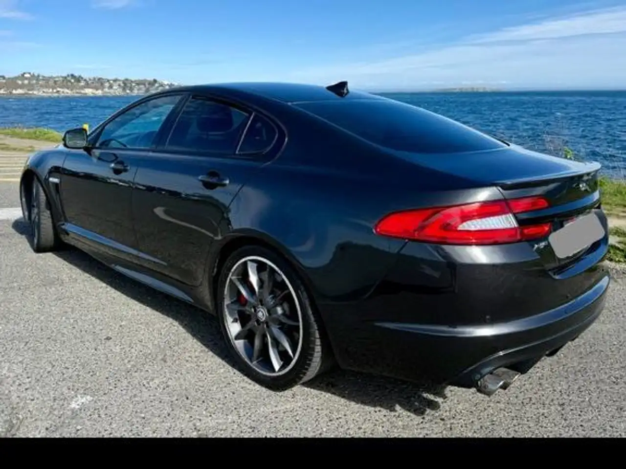 Jaguar XF photo Jaguar XF