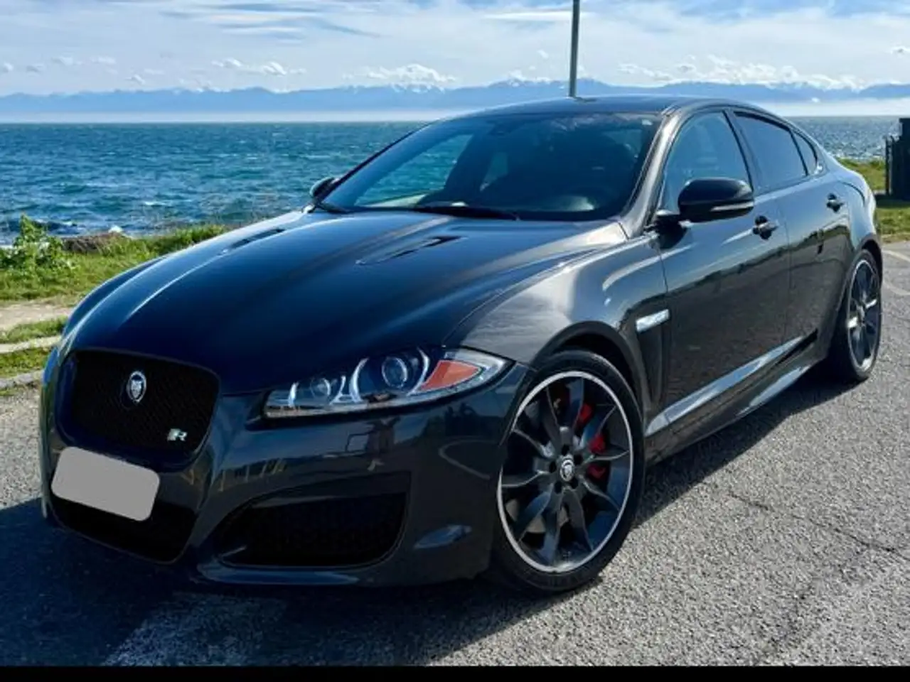 Jaguar XF photo Jaguar XF