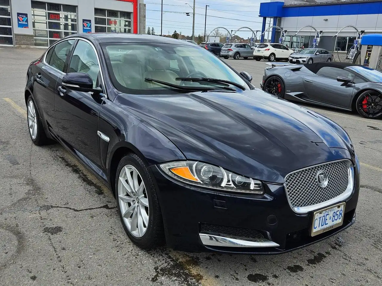 Jaguar XF photo Jaguar XF