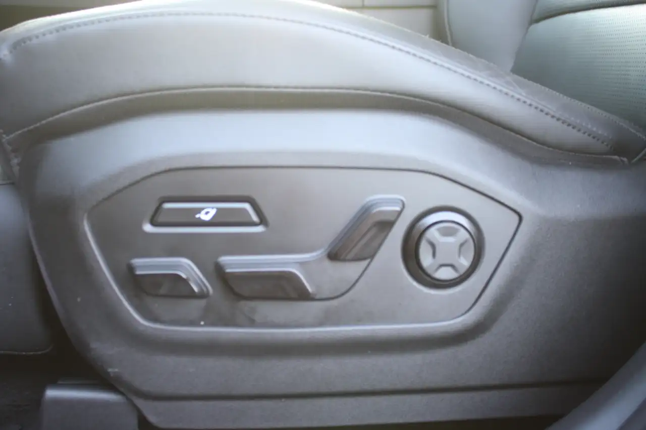 Hyundai SANTA FE photo Hyundai SANTA FE