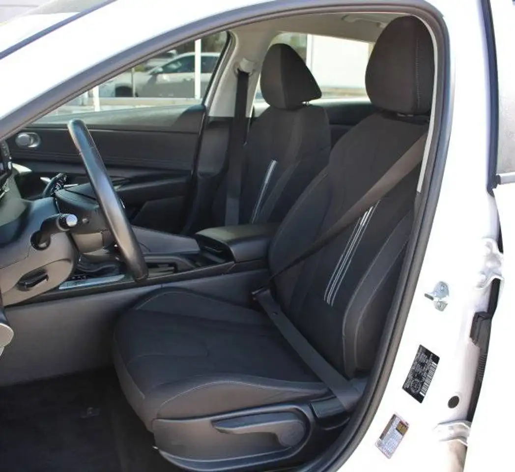 Hyundai ELANTRA fotografie Hyundai ELANTRA