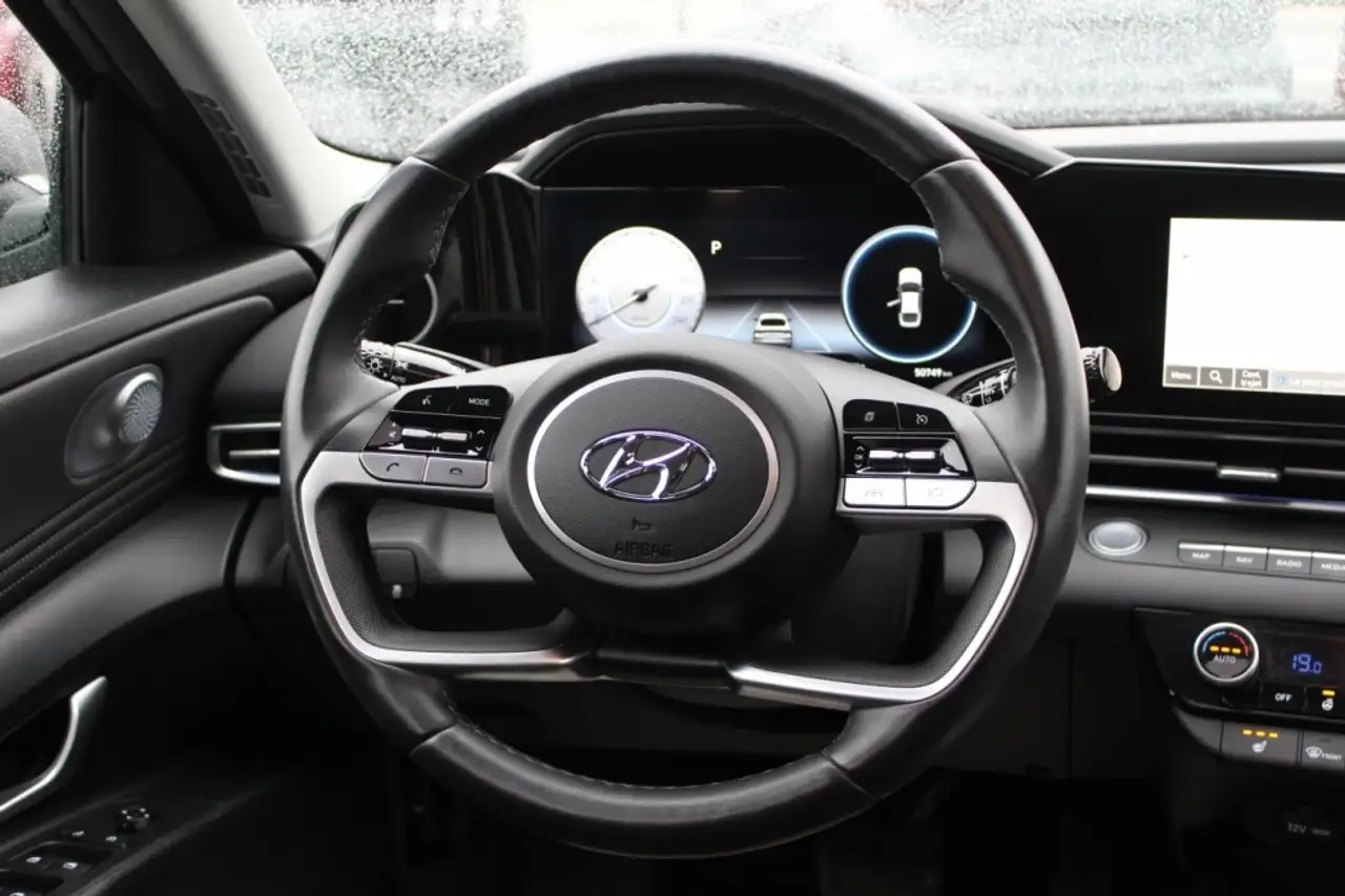 Hyundai ELANTRA снимка Hyundai ELANTRA