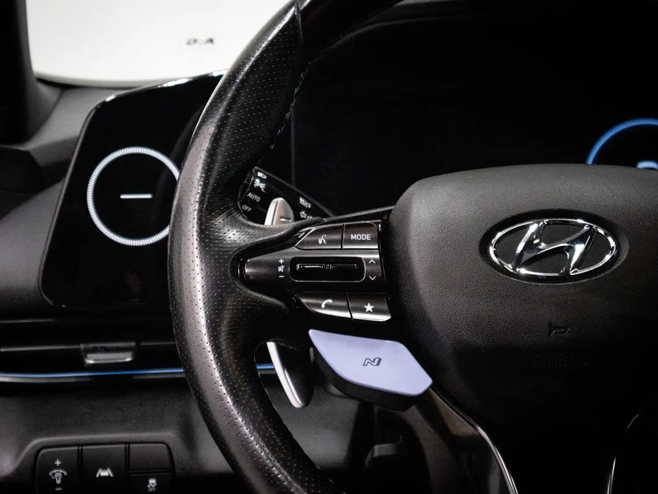 Hyundai ELANTRA fotografie Hyundai ELANTRA