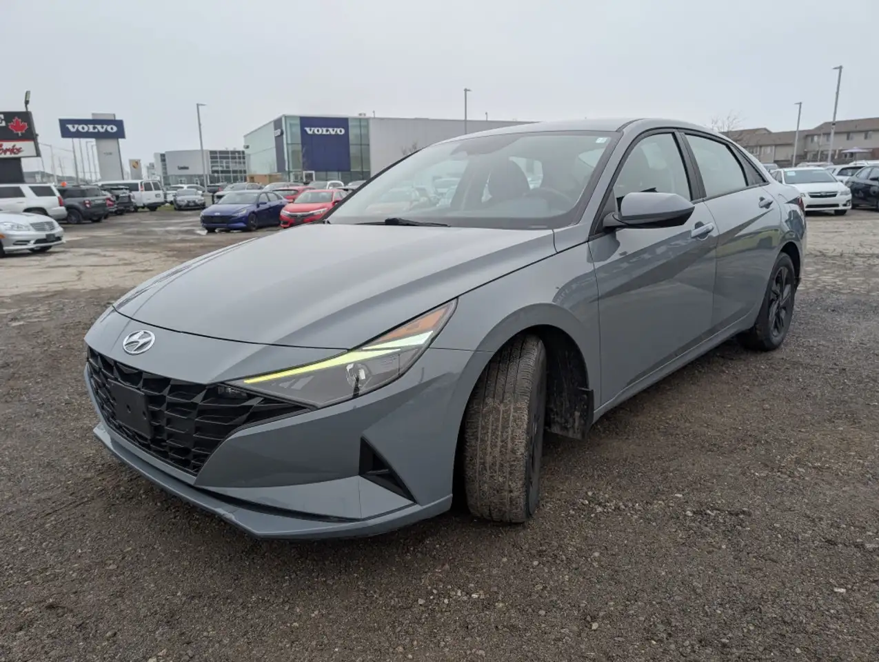 Hyundai ELANTRA photo Hyundai ELANTRA