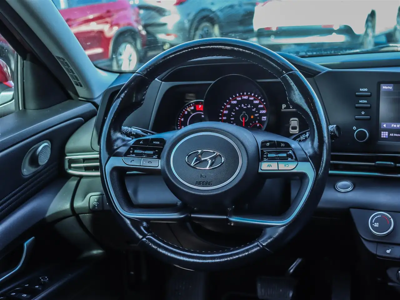 Hyundai ELANTRA fotografie Hyundai ELANTRA