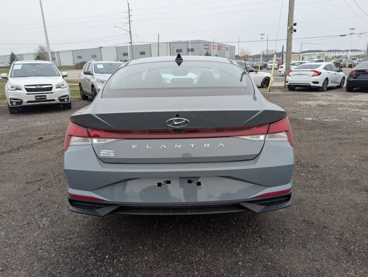 Hyundai ELANTRA photo Hyundai ELANTRA