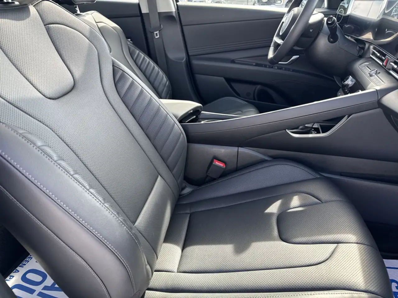 Hyundai ELANTRA снимка Hyundai ELANTRA