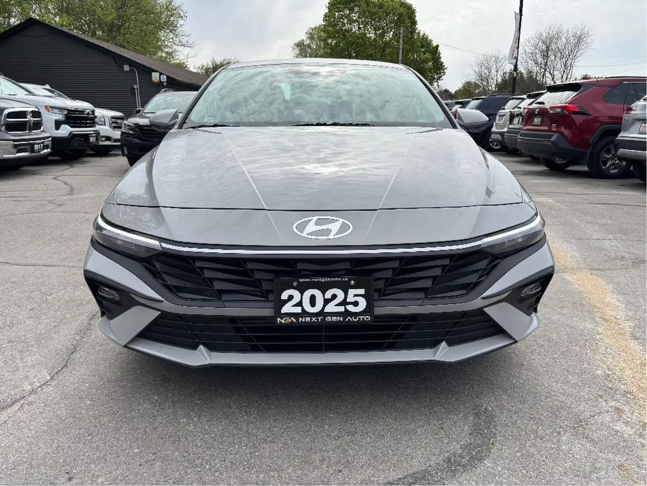 Hyundai ELANTRA photo Hyundai ELANTRA